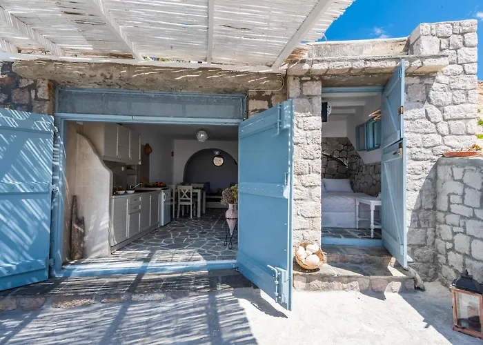 Semesterbostad Sarakiniko Boat House Mandrakia