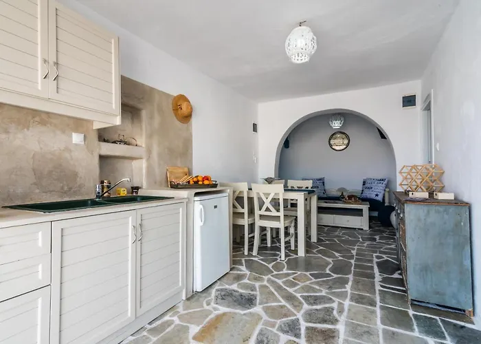 Sarakiniko Boat House Mandrakia